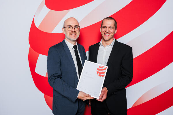 Jan Habex (R&D Manager) en Dieter Deckers (R&D Engineer Coolina) van Harol bij de Red Dot Design Award Ceremony.